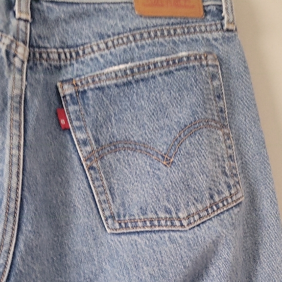 Levi's Raw Hem Jeans (28) - Picture 6 of 10